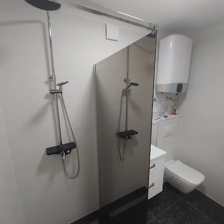 Apartament Adi