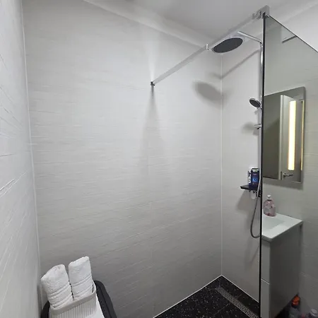 Adi Apartment