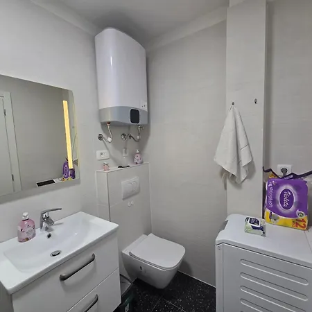 Adi Apartment
